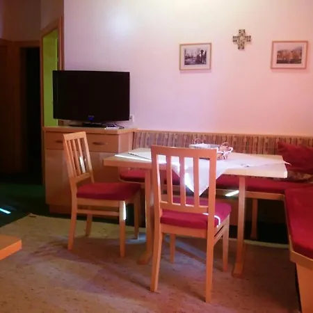 Gastehaus Sonnweber Apartamento *